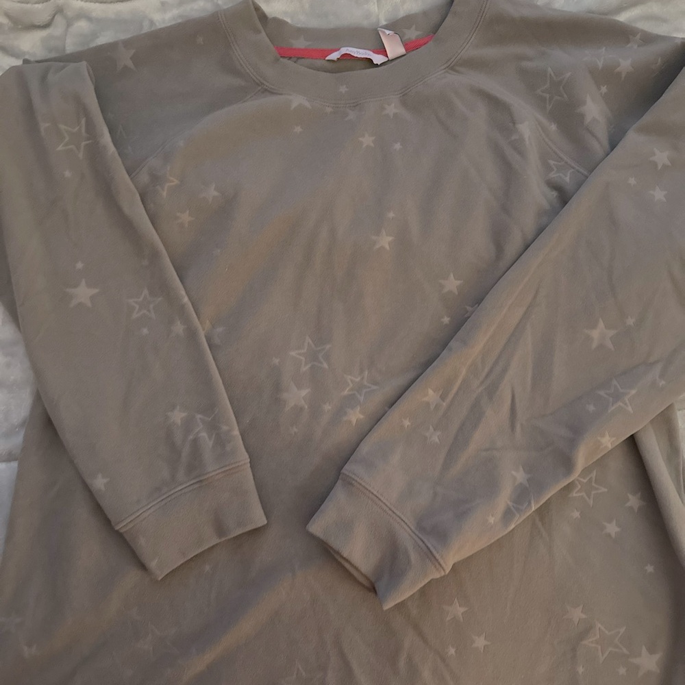 Anybody women’s fleece star embossed lounge top